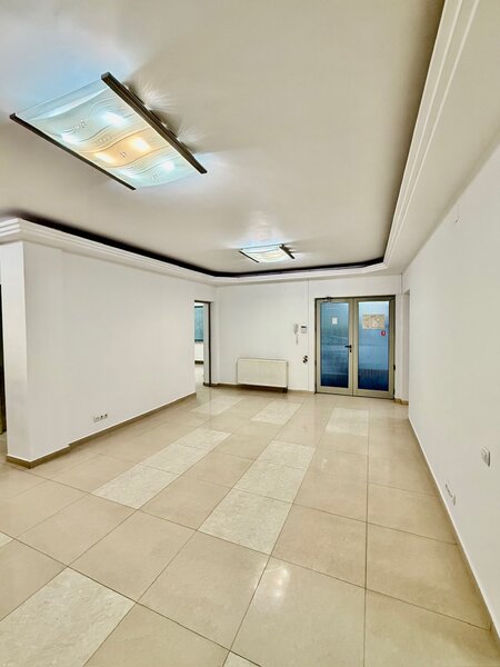 Unirii, Tineretului, Dimitrie Cantemir, 120 mp, parter.