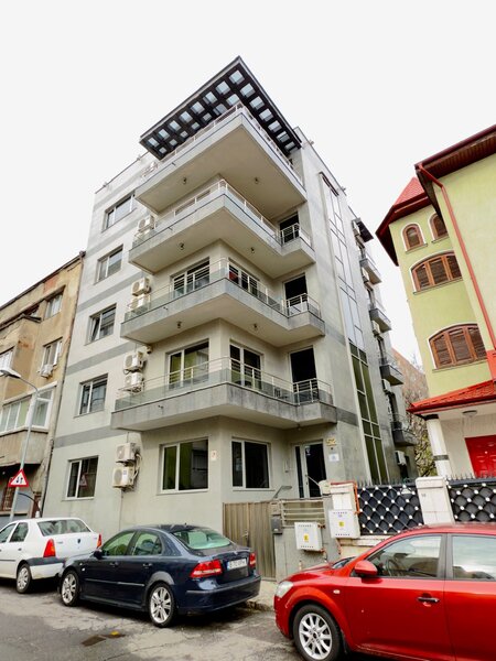 Unirii, Tineretului, Dimitrie Cantemir, 120 mp, parter.