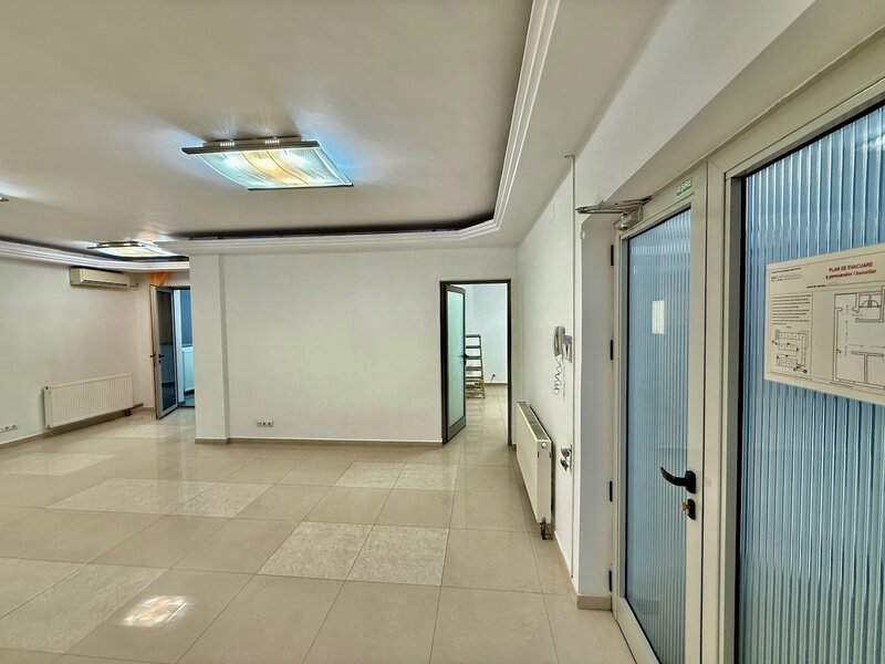 Unirii, Tineretului, Dimitrie Cantemir, 120 mp, parter.